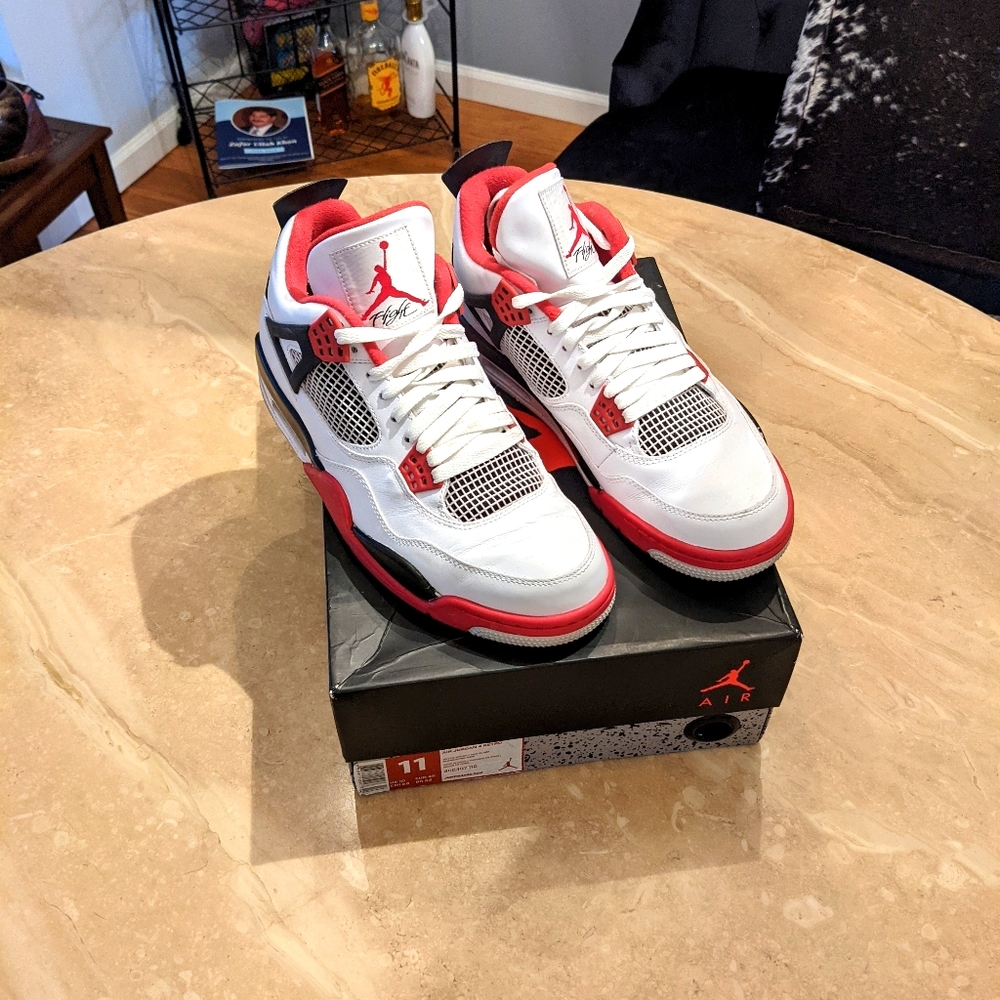 Air Jordan 4 Fire red